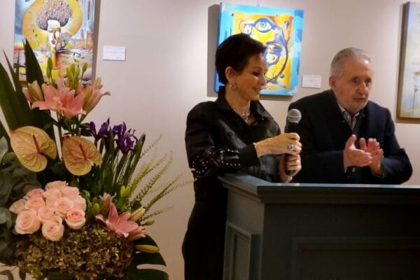 Inauguración de la muestra “Desdibujando la Identidad”, Perspectivas diferentes de Susie Leff en el Club France esfera humana