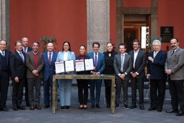 Gobierno de México y Fundación Teletón firman convenio histórico para fortalecer el apoyo a personas con discapacidad ( + Videos y Fotos ) conferencia