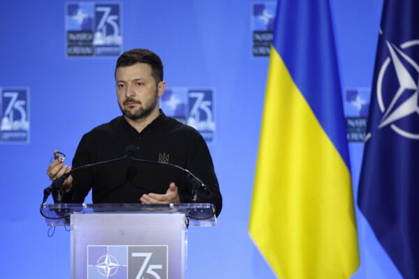 Zelenski contradice a Trump en tema de la membresía en la OTAN contradice