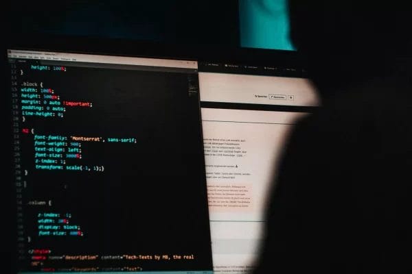 computadora con archivos