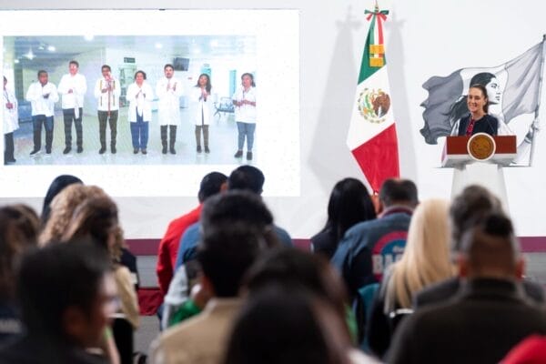 Sheinbaum,conferencia matutina,mexicanos en EE.UU.,economía,contribución económica,Tamaulipas,damnificados,Profeco,precios básicos,apoyo a viviendas,comunidades indígenas,inmigrantes mexicanos,aporte económico,mitos sobre inmigración,comunidad latina,Tren Maya,Latino Donor Collaborative,infraestructura social,FAIS,servidores de la nación,paquete contra inflación
