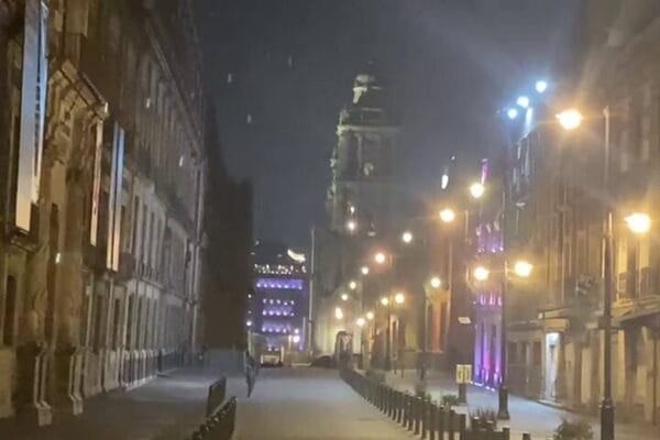 replican las campanas de la catedral metropolitana por la muerte del papa francisco