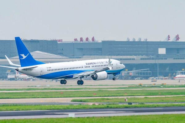 un avión boeing 737 max 8 de xiamen airlines