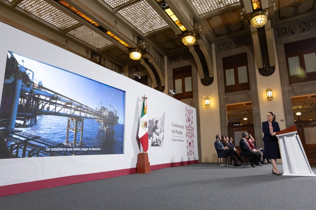 anuncio de reestructurar Pemex, con el que se pretende que la petrolera mexicana sea autosuficiente a partir del 2027
