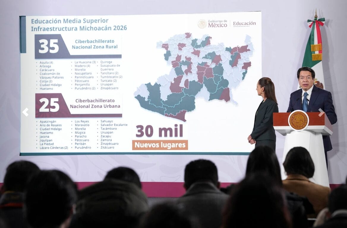 Mapa de Michoacán con 102 municipios resaltados, mostrando cobertura de visitas casa por casa del Plan por la Paz.